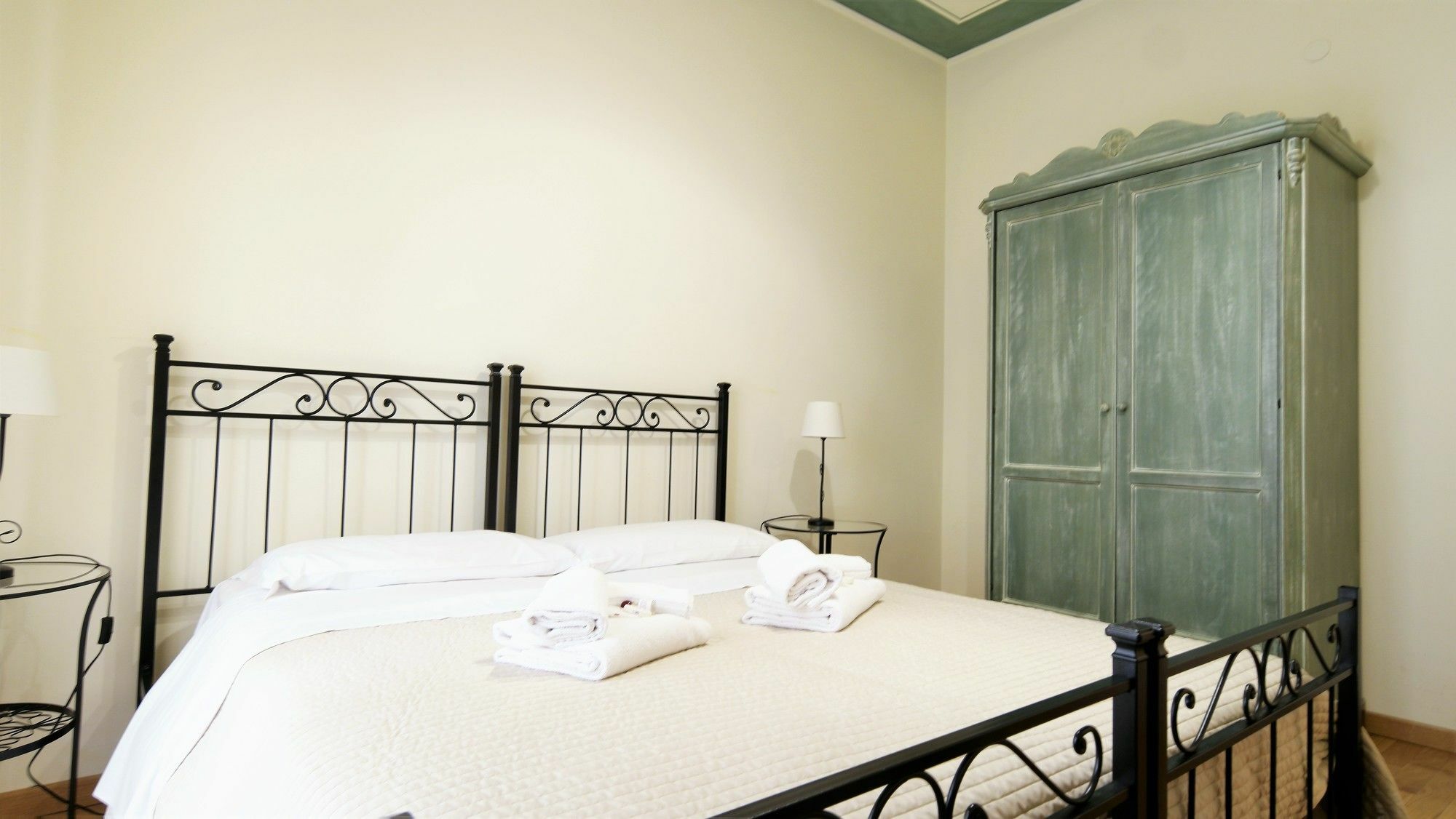For Rent Il Corso *